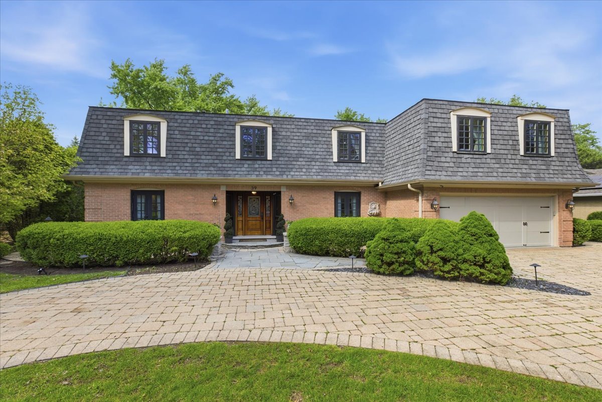 39 Mockingbird Lane, Oak Brook, IL 60523
