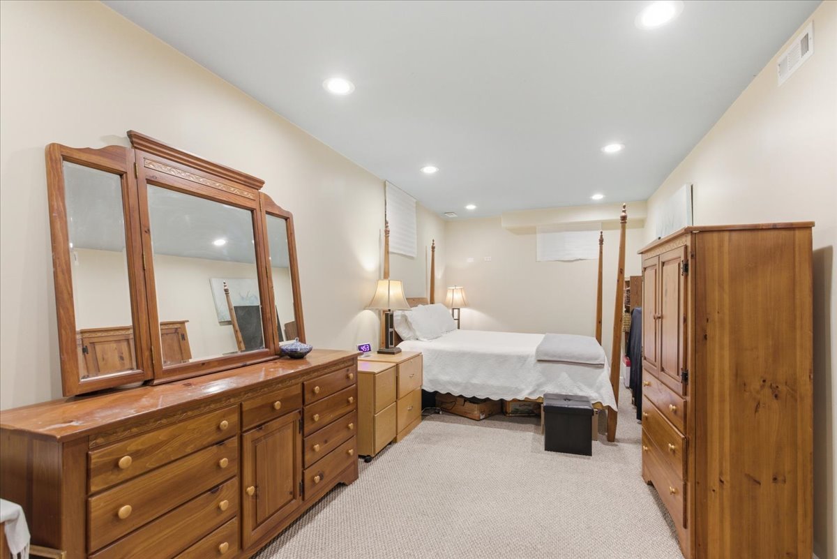 39 Mockingbird Lane, Oak Brook, IL 60523