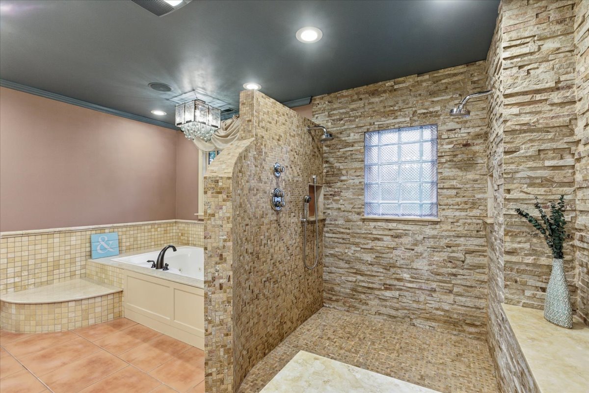 39 Mockingbird Lane, Oak Brook, IL 60523