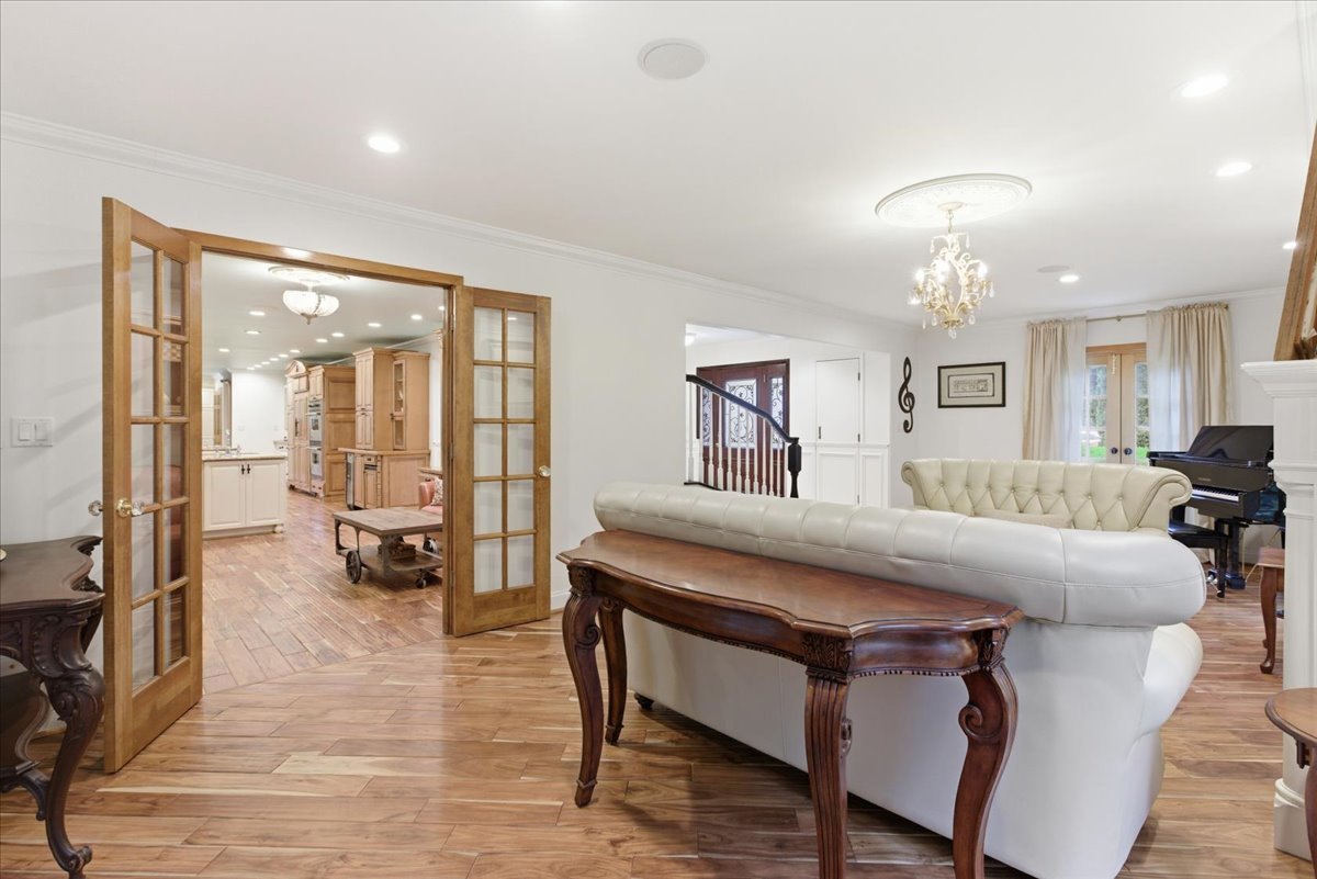 39 Mockingbird Lane, Oak Brook, IL 60523