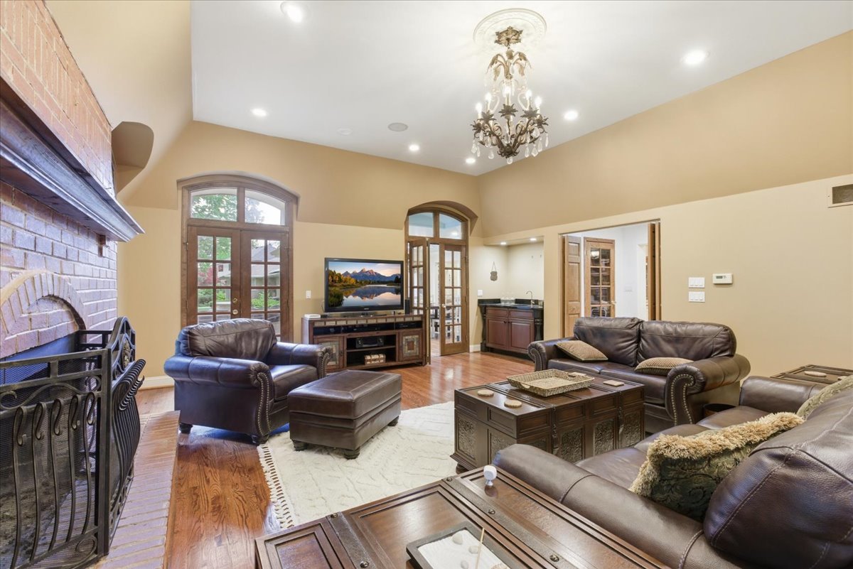 39 Mockingbird Lane, Oak Brook, IL 60523