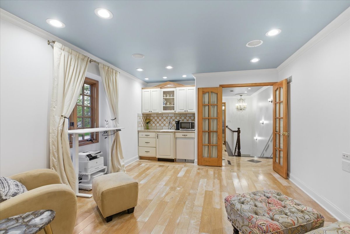 39 Mockingbird Lane, Oak Brook, IL 60523