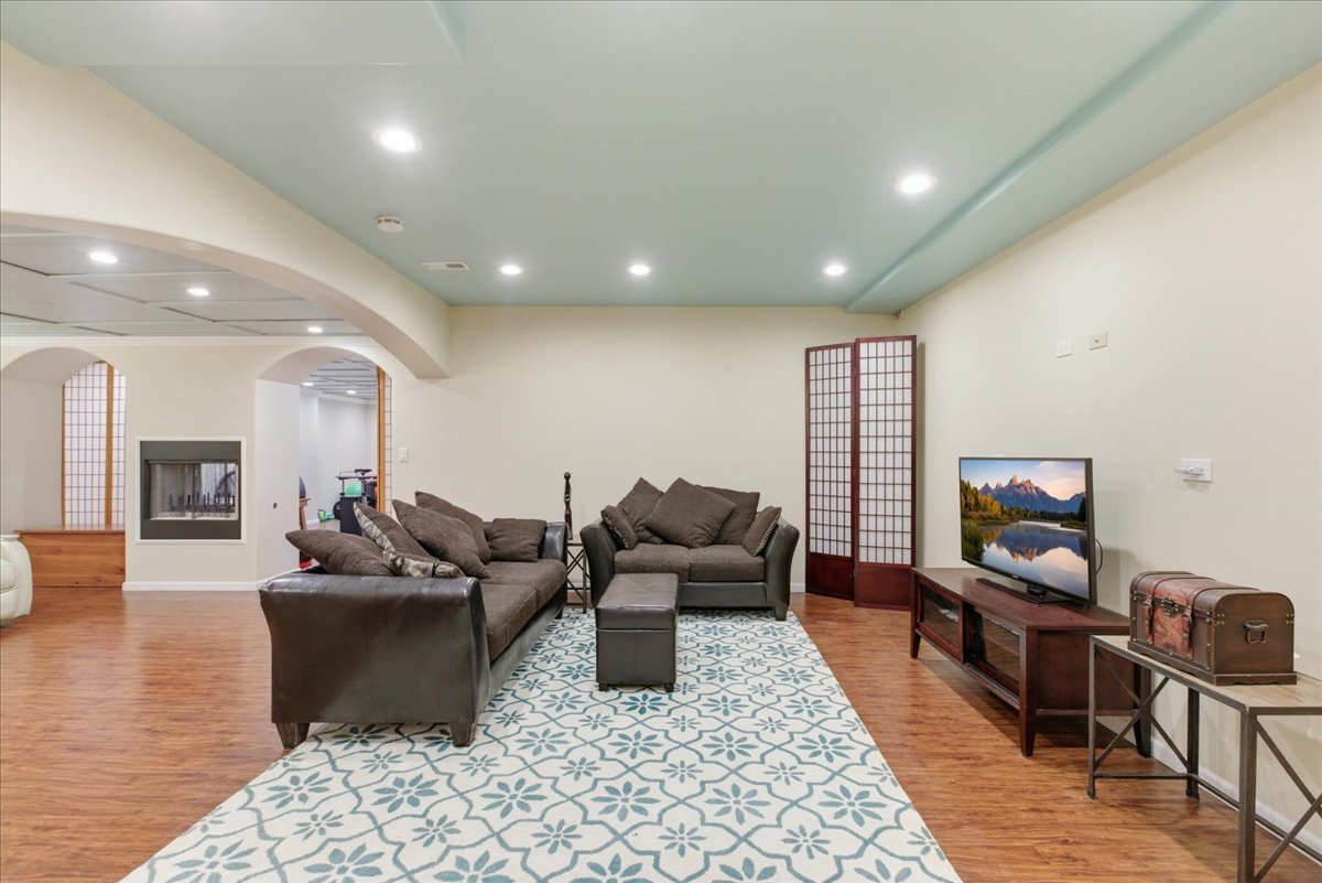 39 Mockingbird Lane, Oak Brook, IL 60523