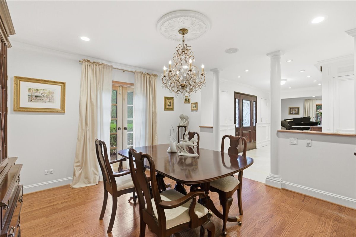 39 Mockingbird Lane, Oak Brook, IL 60523