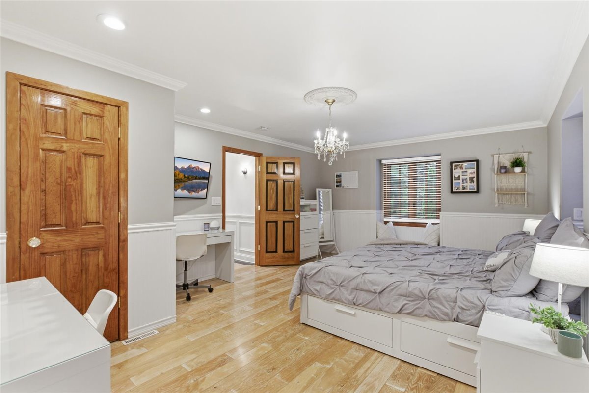 39 Mockingbird Lane, Oak Brook, IL 60523
