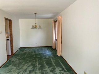 9117 S Tripp Avenue, Oak Lawn, IL 60453