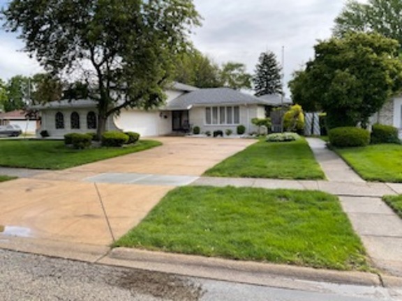 9117 S Tripp Avenue, Oak Lawn, IL 60453