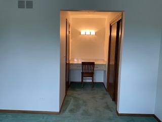 9117 S Tripp Avenue, Oak Lawn, IL 60453