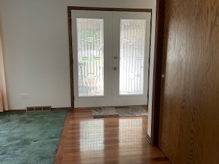 9117 S Tripp Avenue, Oak Lawn, IL 60453
