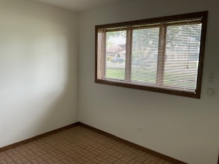 9117 S Tripp Avenue, Oak Lawn, IL 60453