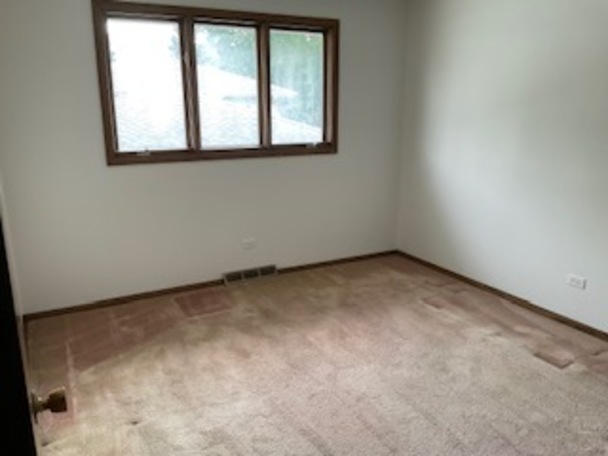 9117 S Tripp Avenue, Oak Lawn, IL 60453
