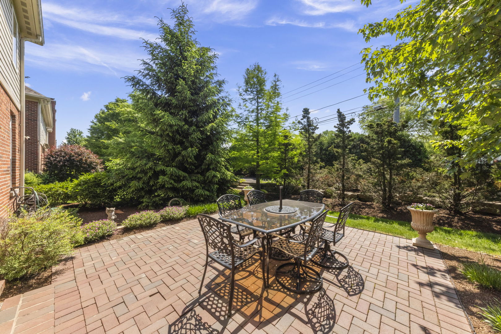 1045 Hickory Drive, Western Springs, IL 60558