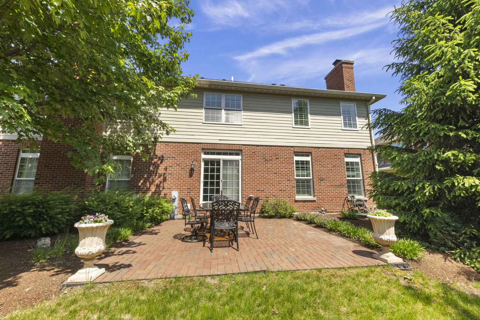 1045 Hickory Drive, Western Springs, IL 60558