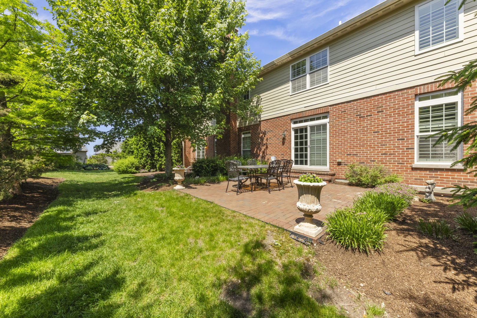 1045 Hickory Drive, Western Springs, IL 60558