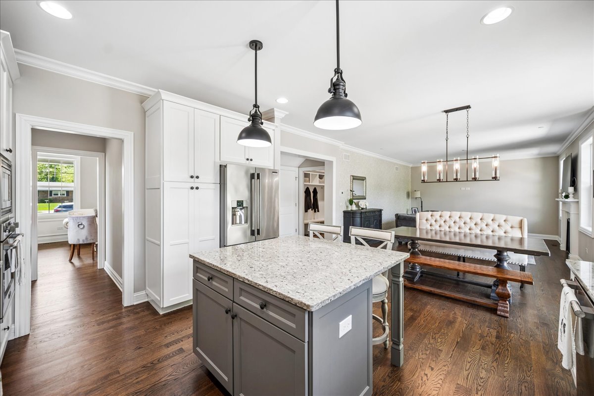 705 Ridge Road, Highland Park, IL 60035