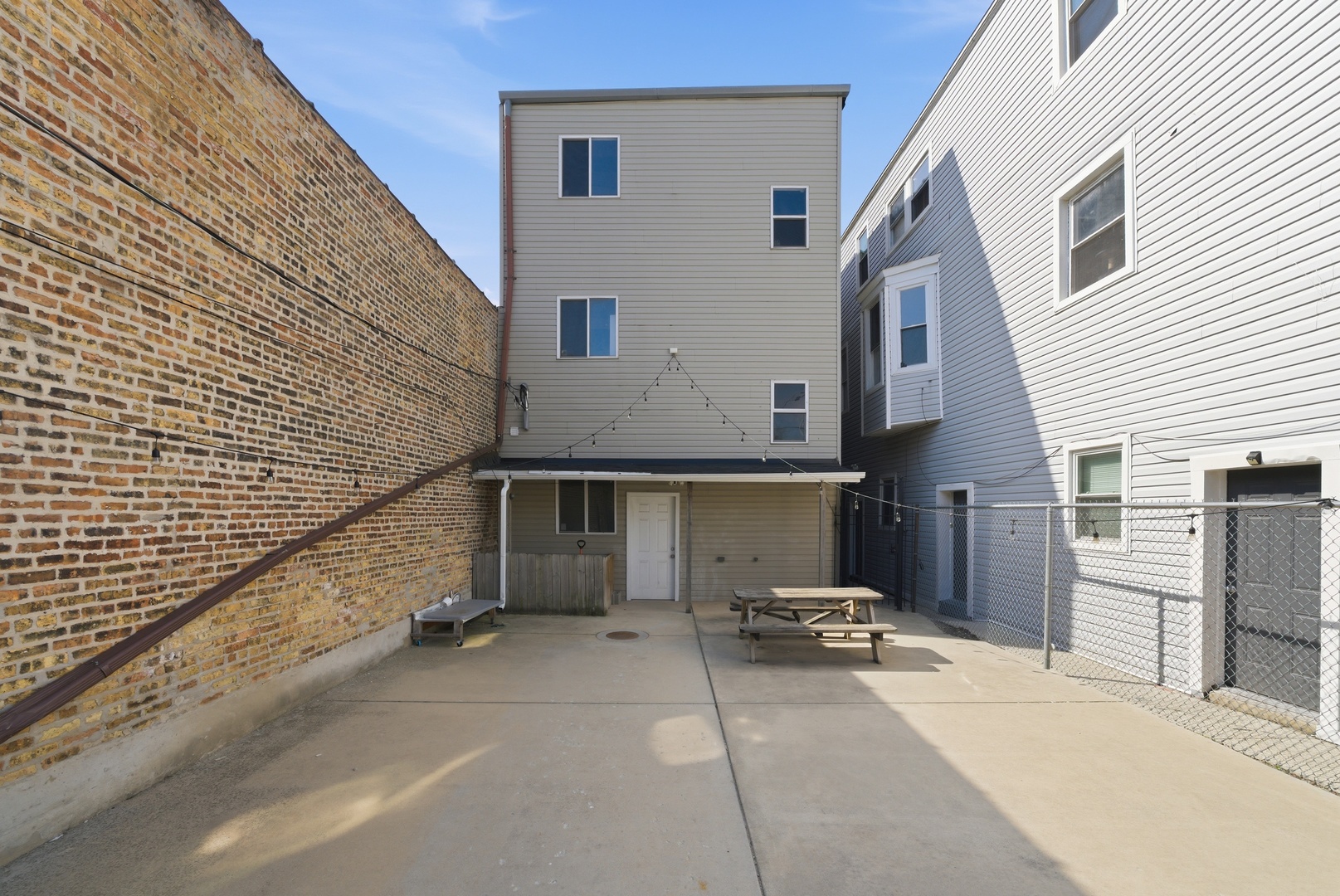 3538 W North Avenue, Chicago, IL 60647