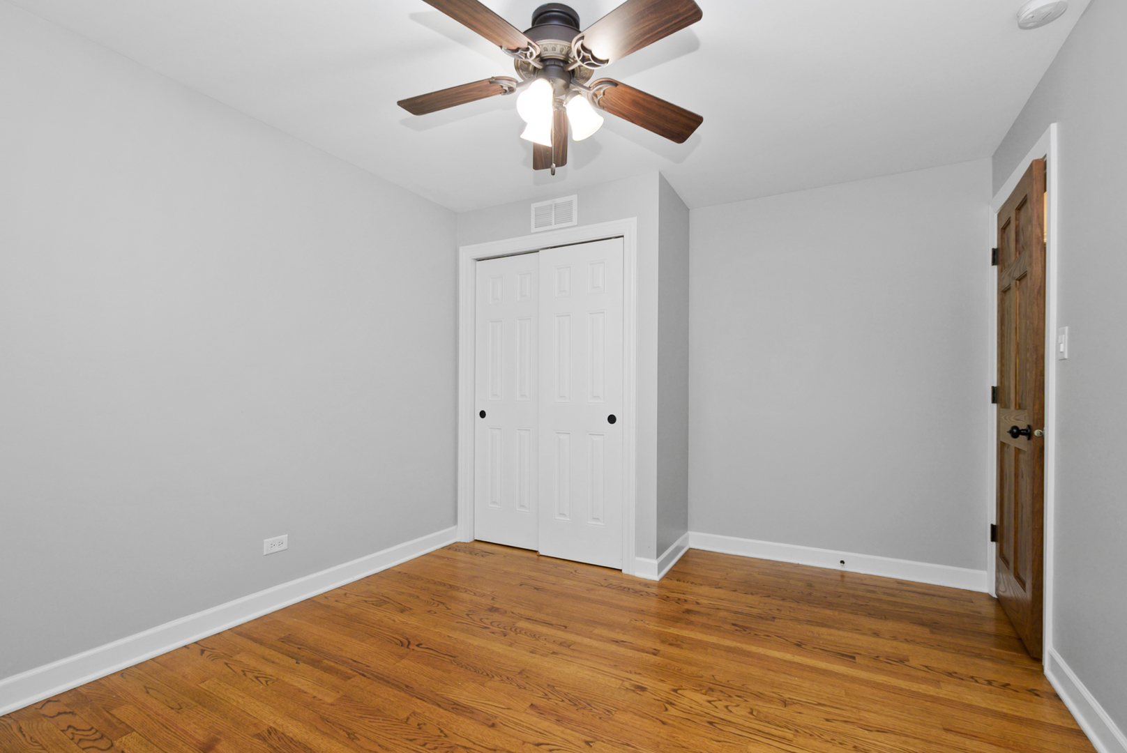 433 Hackberry Road, Frankfort, IL 60423