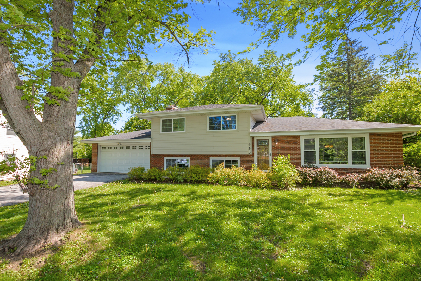 433 Hackberry Road, Frankfort, IL 60423