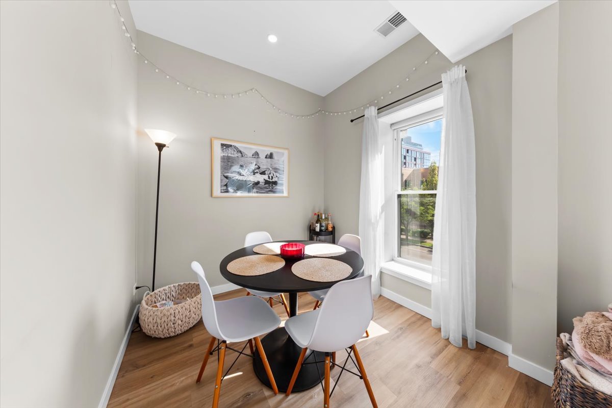 2444 N Sheffield Avenue, Chicago, IL 60614
