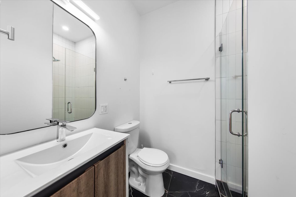 2444 N Sheffield Avenue, Chicago, IL 60614