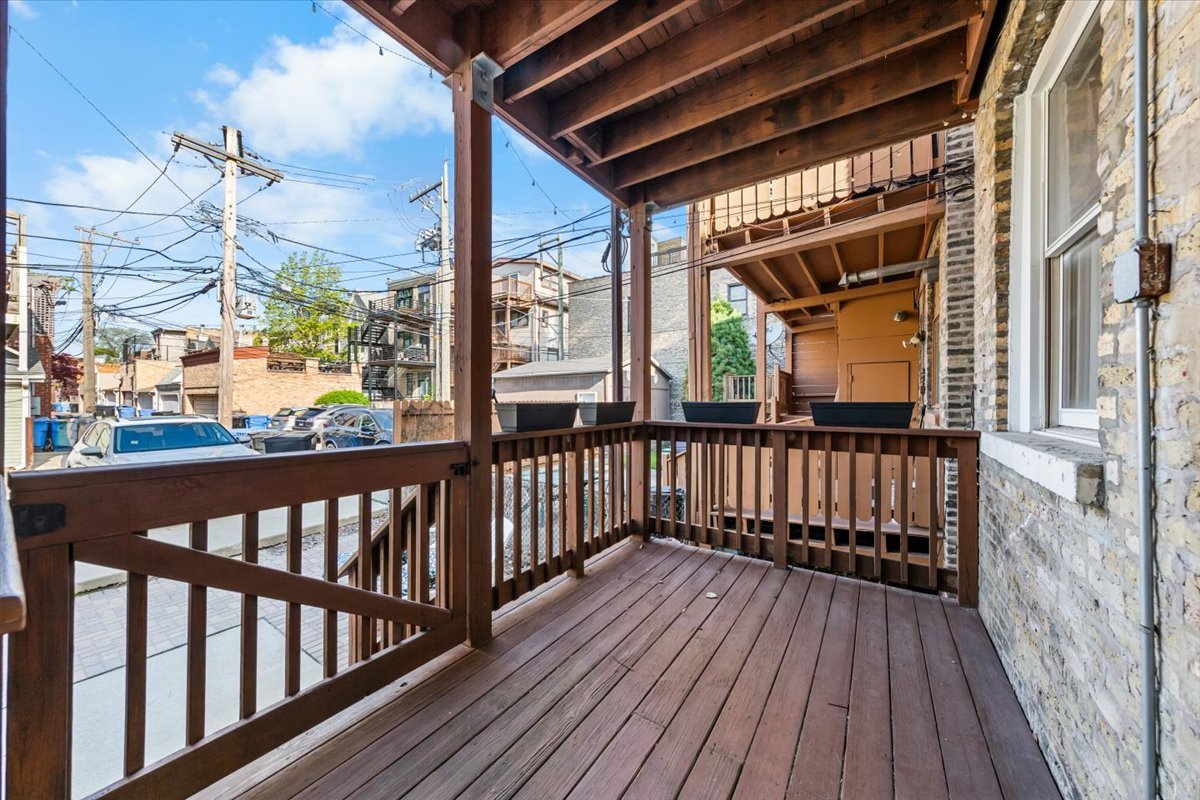 2444 N Sheffield Avenue, Chicago, IL 60614