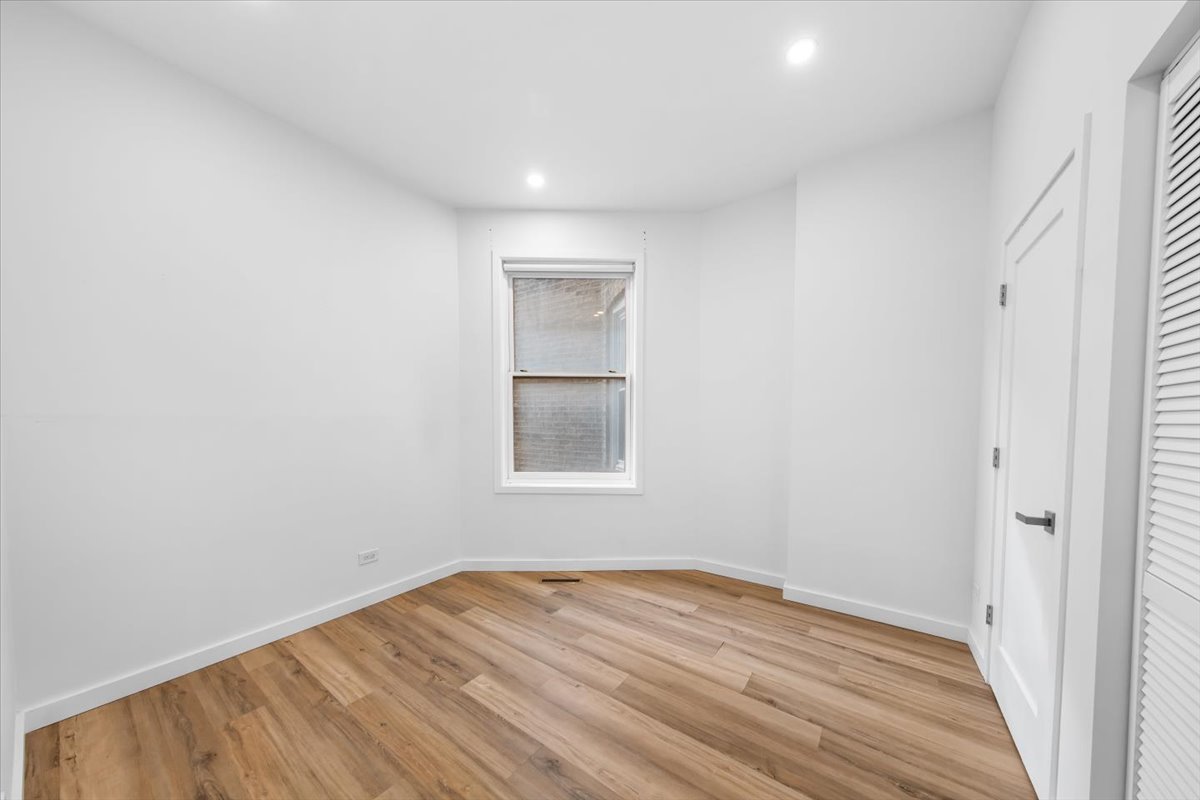2444 N Sheffield Avenue, Chicago, IL 60614