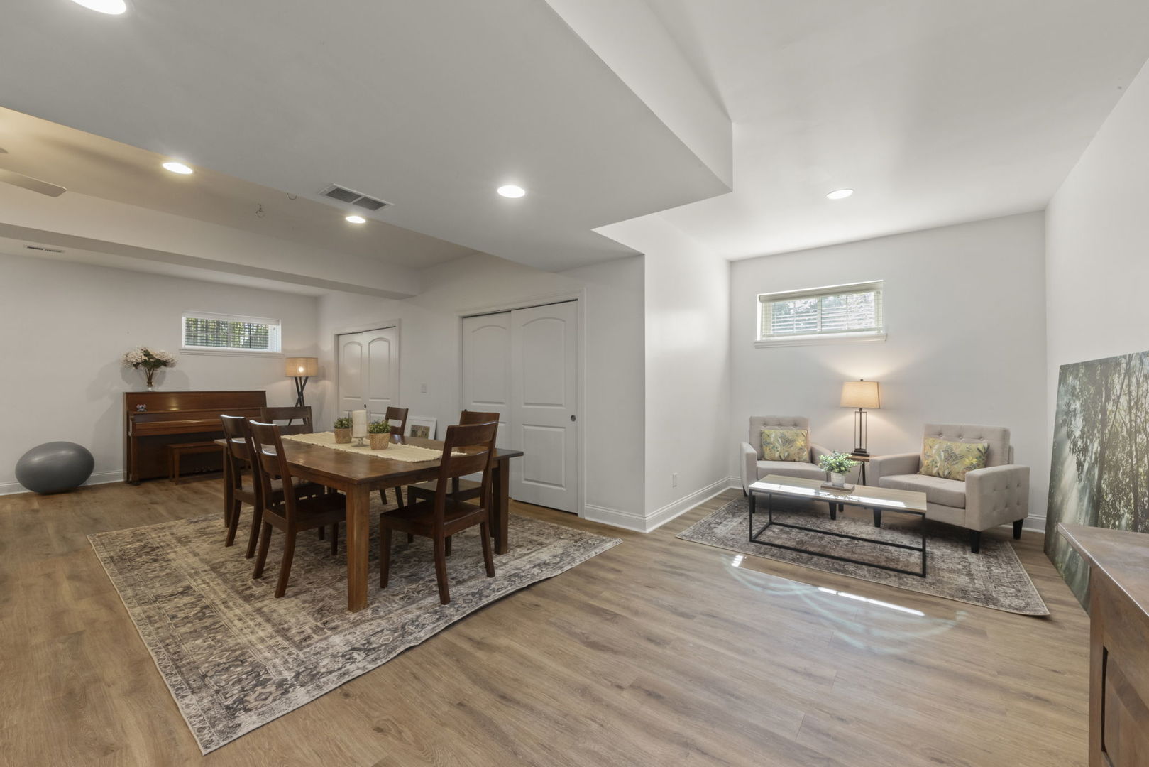 35 S Wilmette Avenue, Westmont, IL 60559
