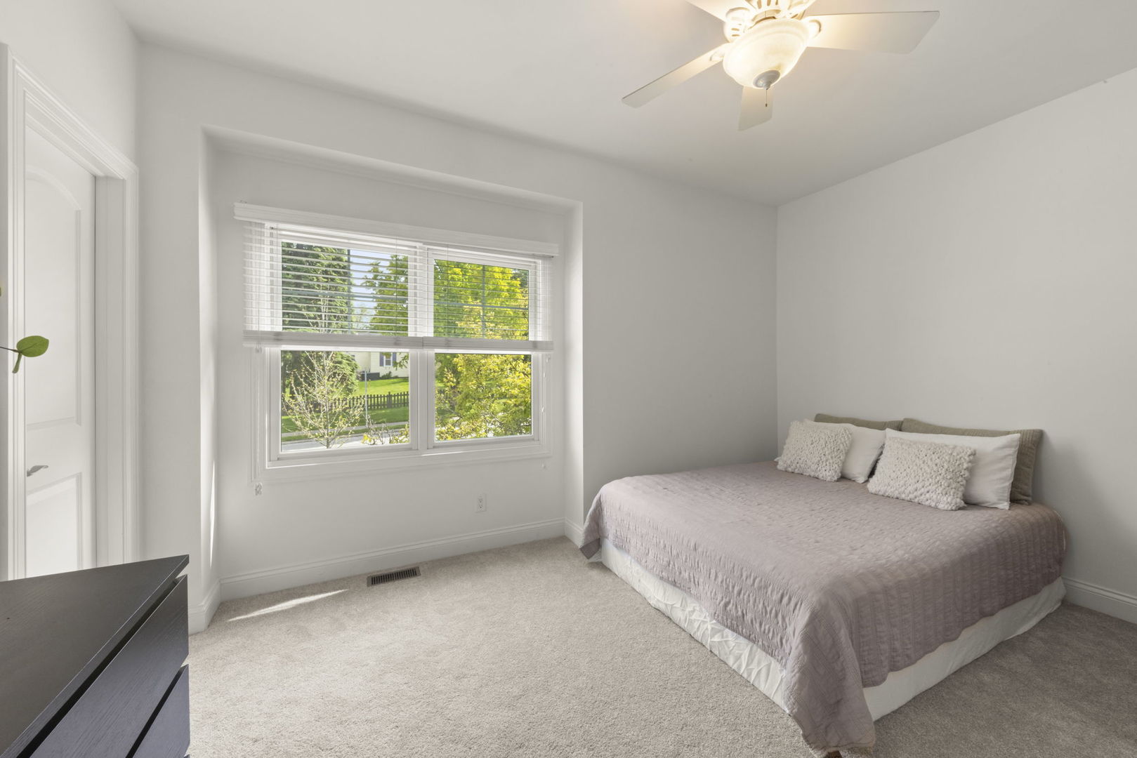 35 S Wilmette Avenue, Westmont, IL 60559
