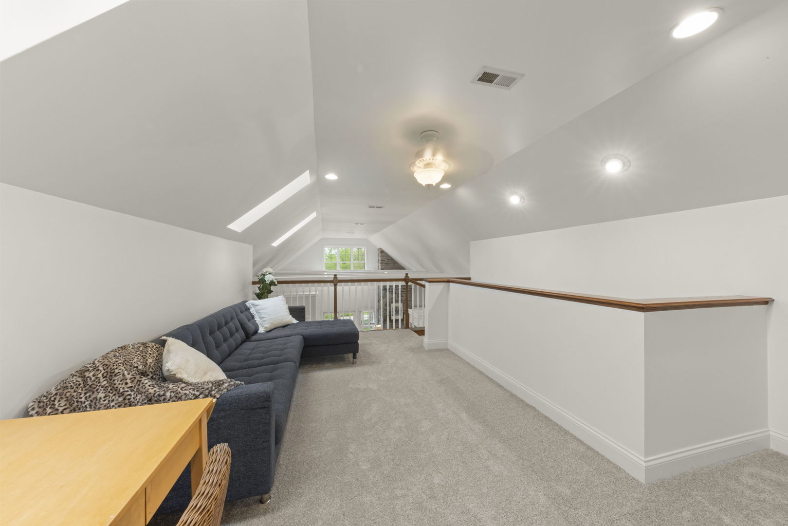 35 S Wilmette Avenue, Westmont, IL 60559