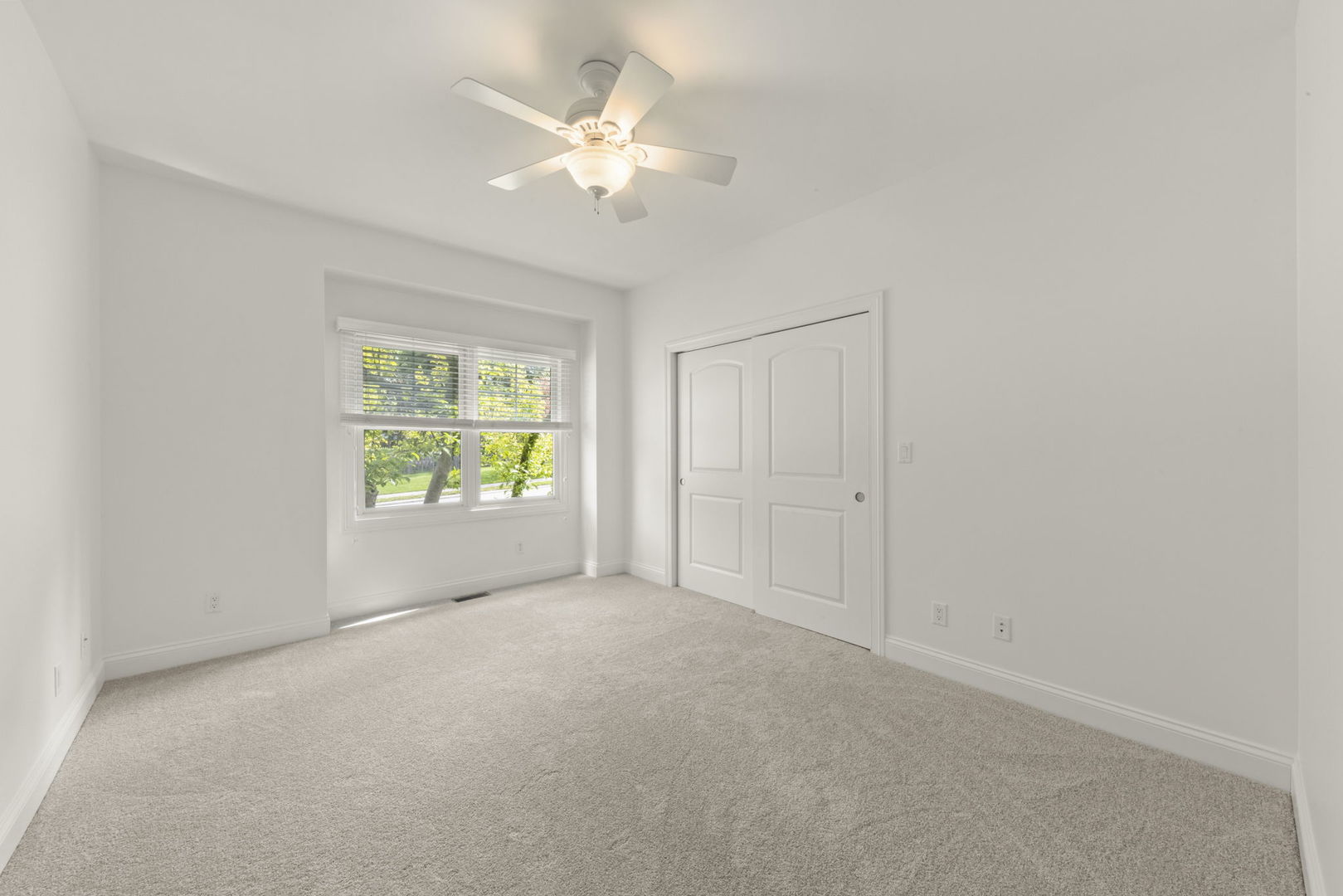 35 S Wilmette Avenue, Westmont, IL 60559