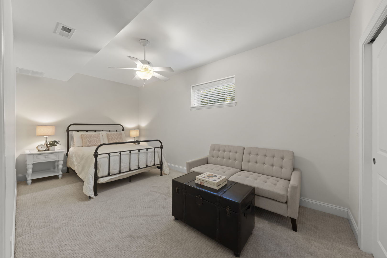35 S Wilmette Avenue, Westmont, IL 60559