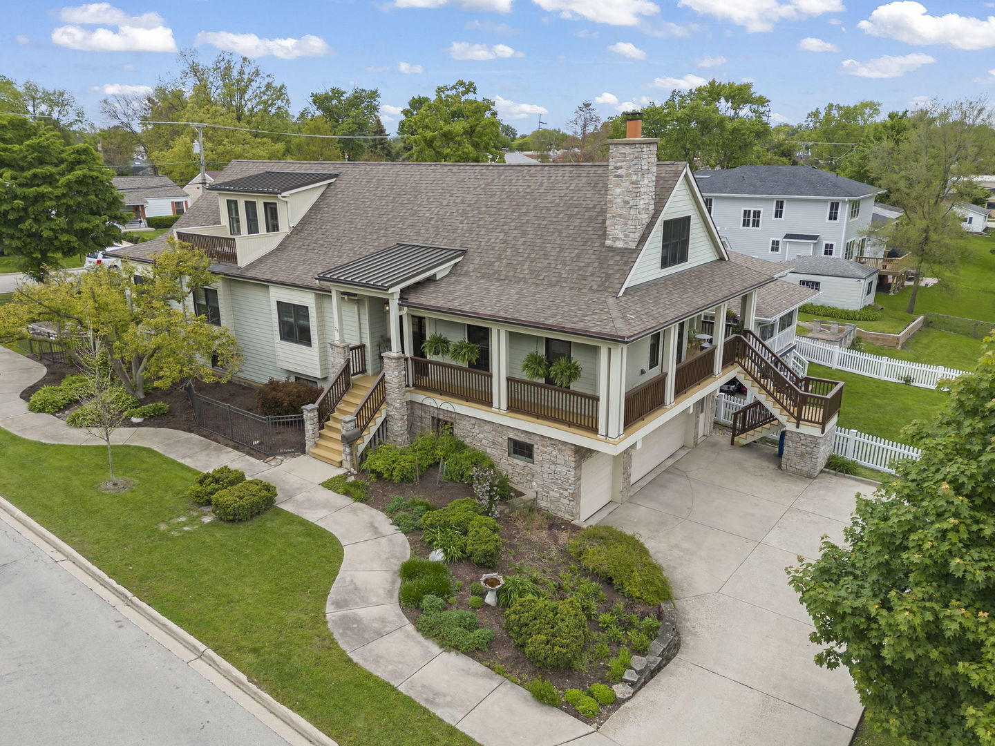 35 S Wilmette Avenue, Westmont, IL 60559