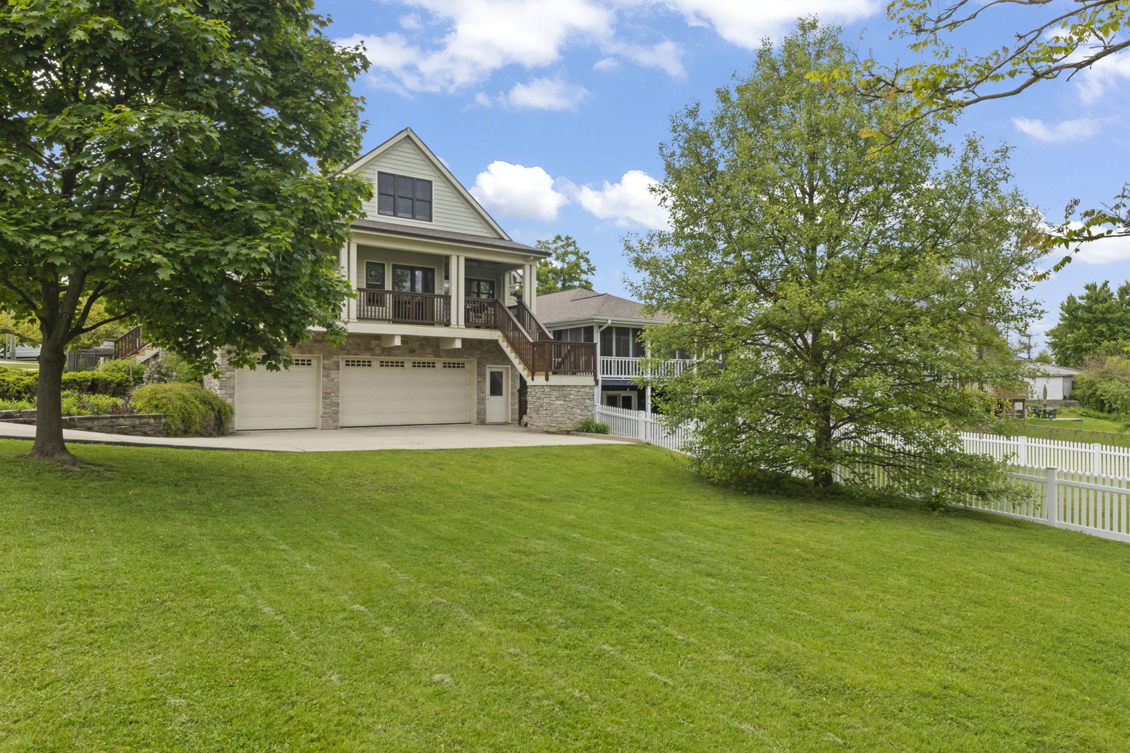 35 S Wilmette Avenue, Westmont, IL 60559