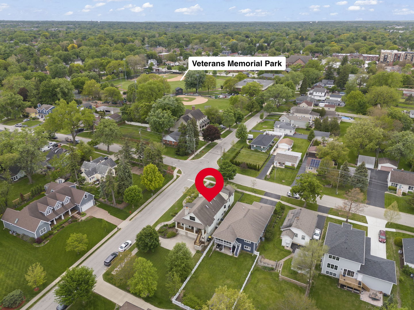35 S Wilmette Avenue, Westmont, IL 60559