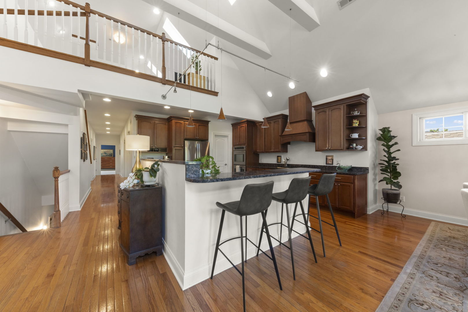 35 S Wilmette Avenue, Westmont, IL 60559