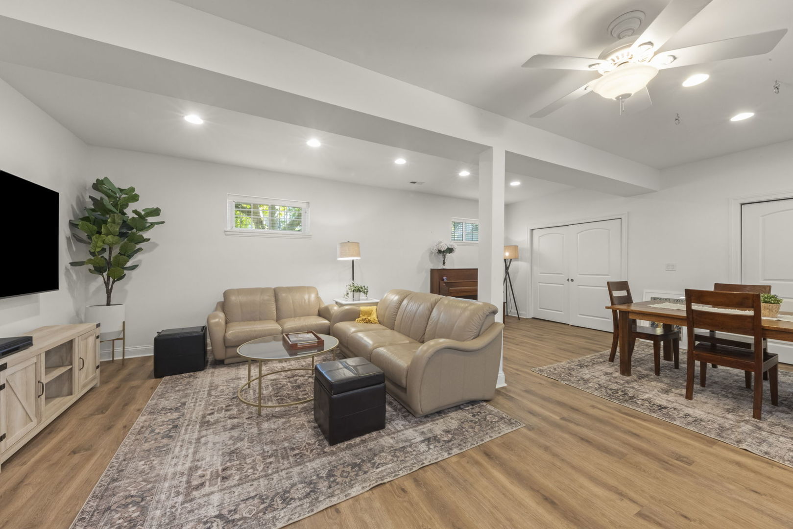 35 S Wilmette Avenue, Westmont, IL 60559