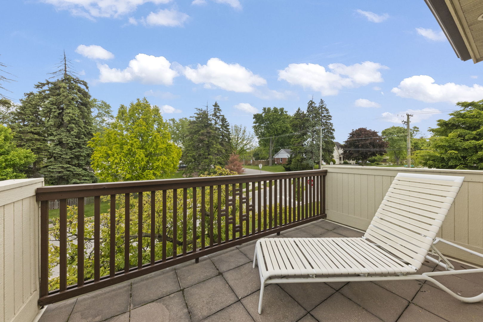 35 S Wilmette Avenue, Westmont, IL 60559