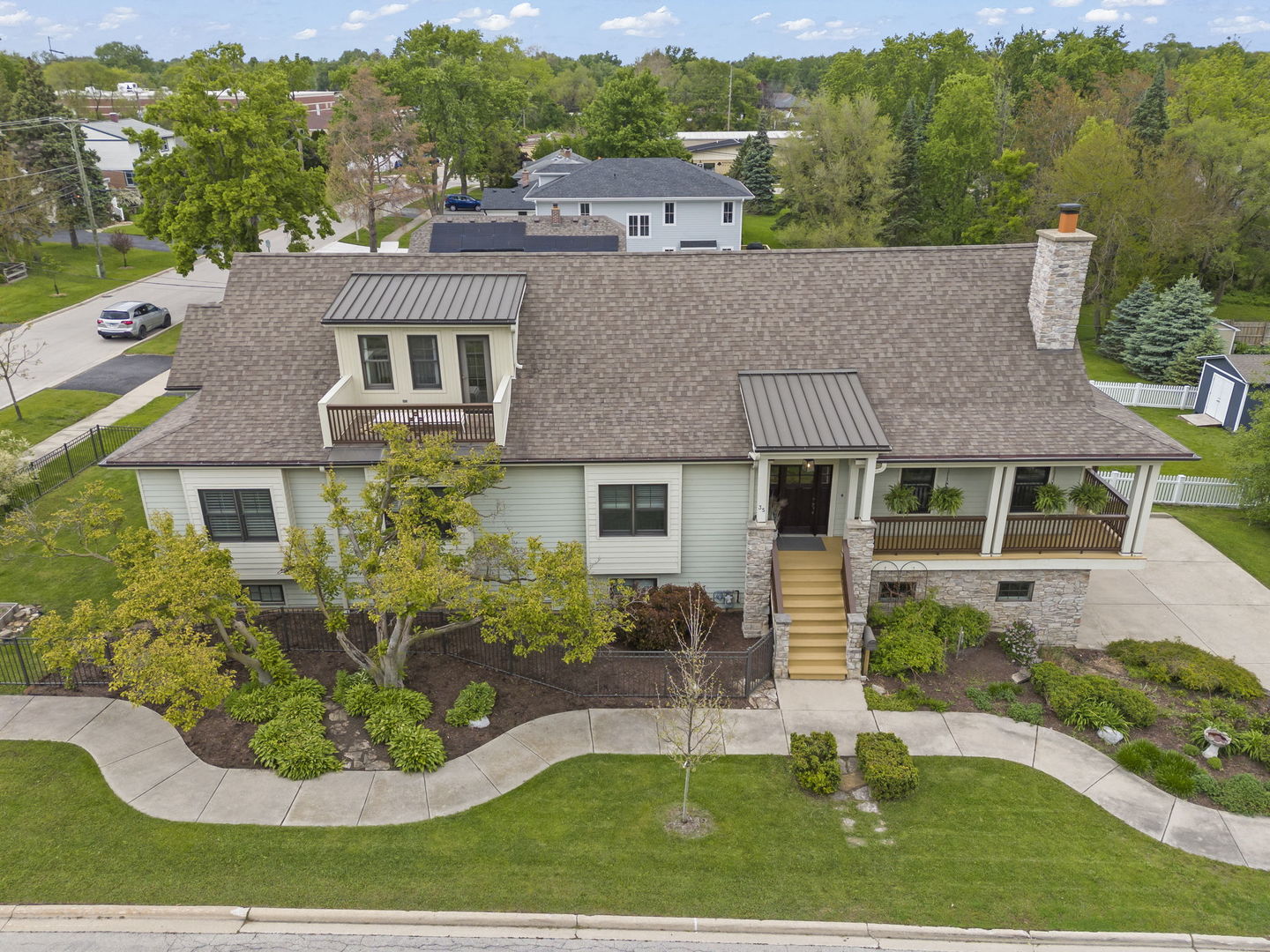 35 S Wilmette Avenue, Westmont, IL 60559