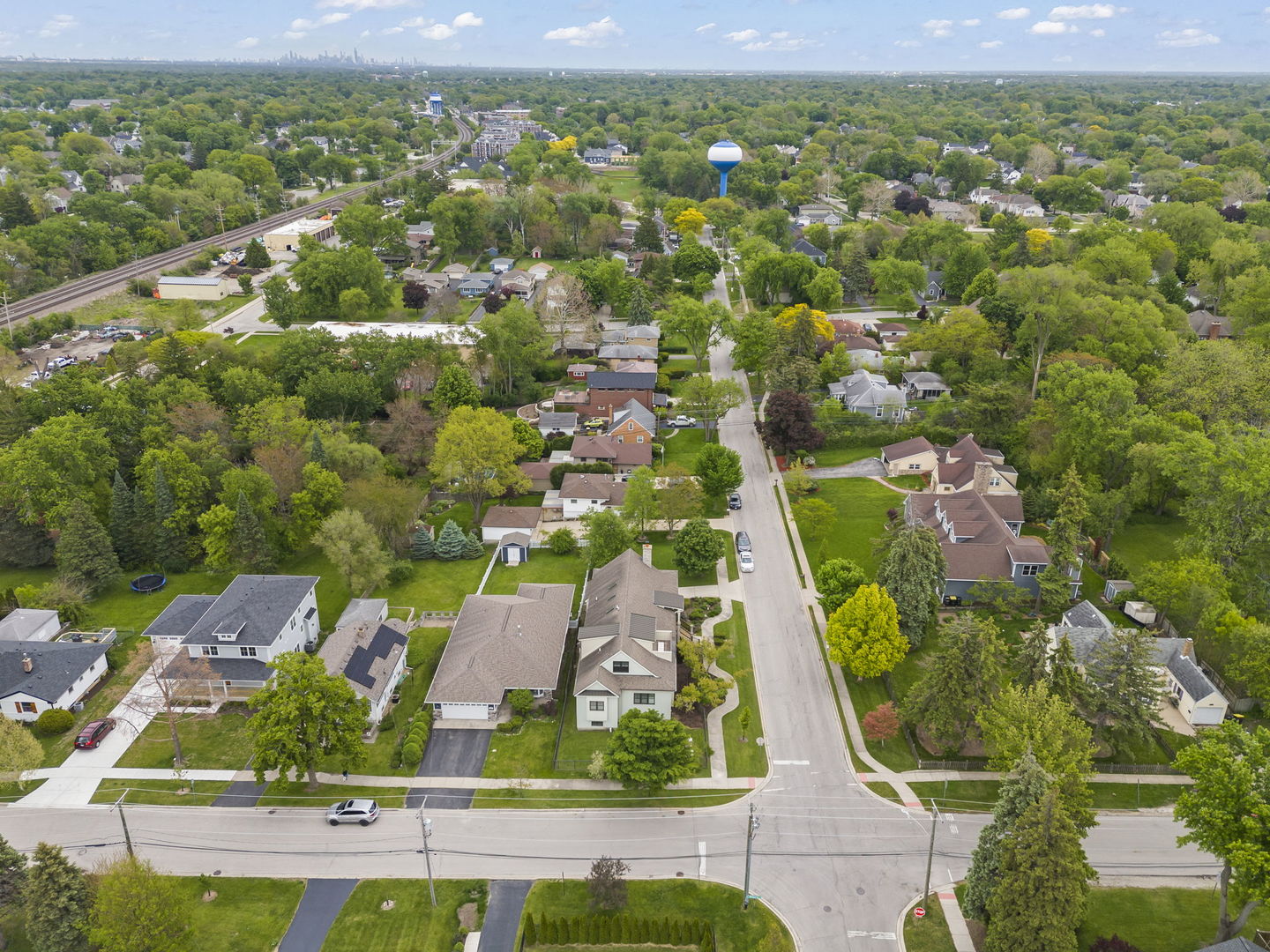 35 S Wilmette Avenue, Westmont, IL 60559