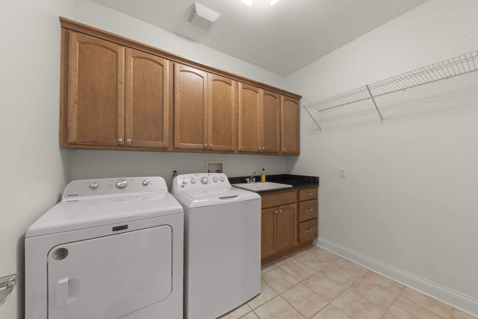 35 S Wilmette Avenue, Westmont, IL 60559