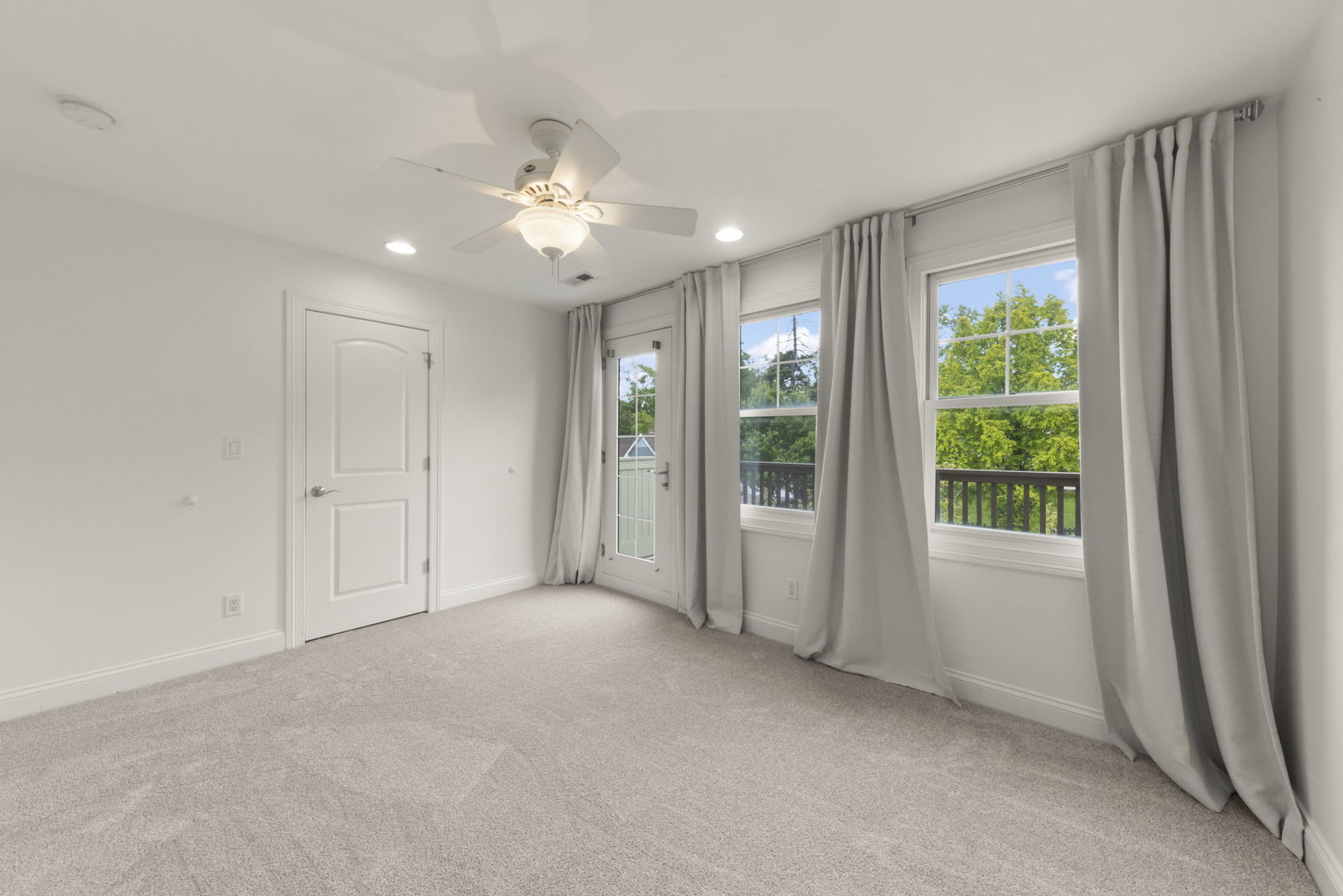 35 S Wilmette Avenue, Westmont, IL 60559
