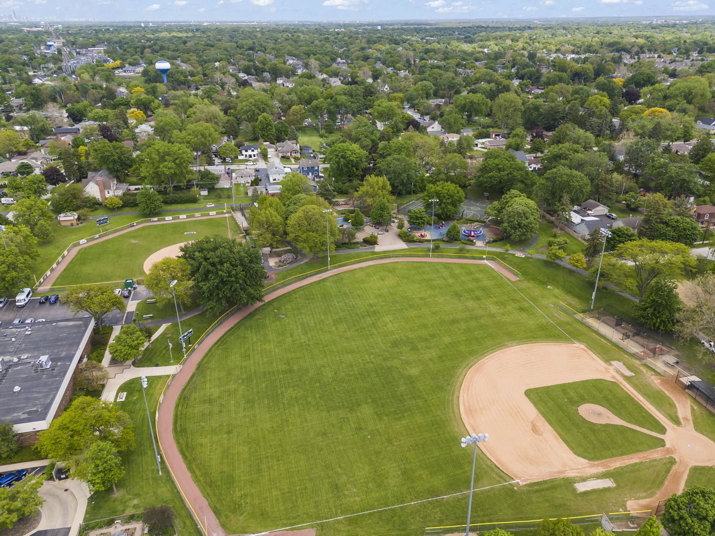 35 S Wilmette Avenue, Westmont, IL 60559