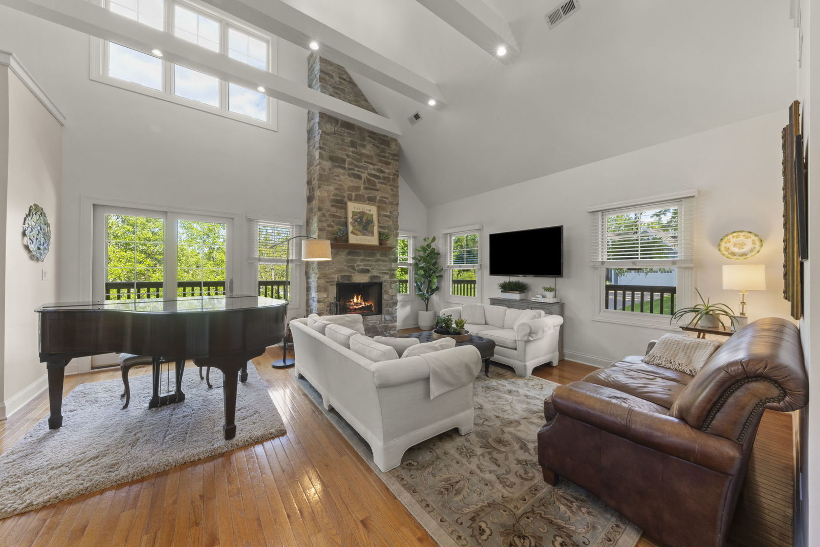 35 S Wilmette Avenue, Westmont, IL 60559