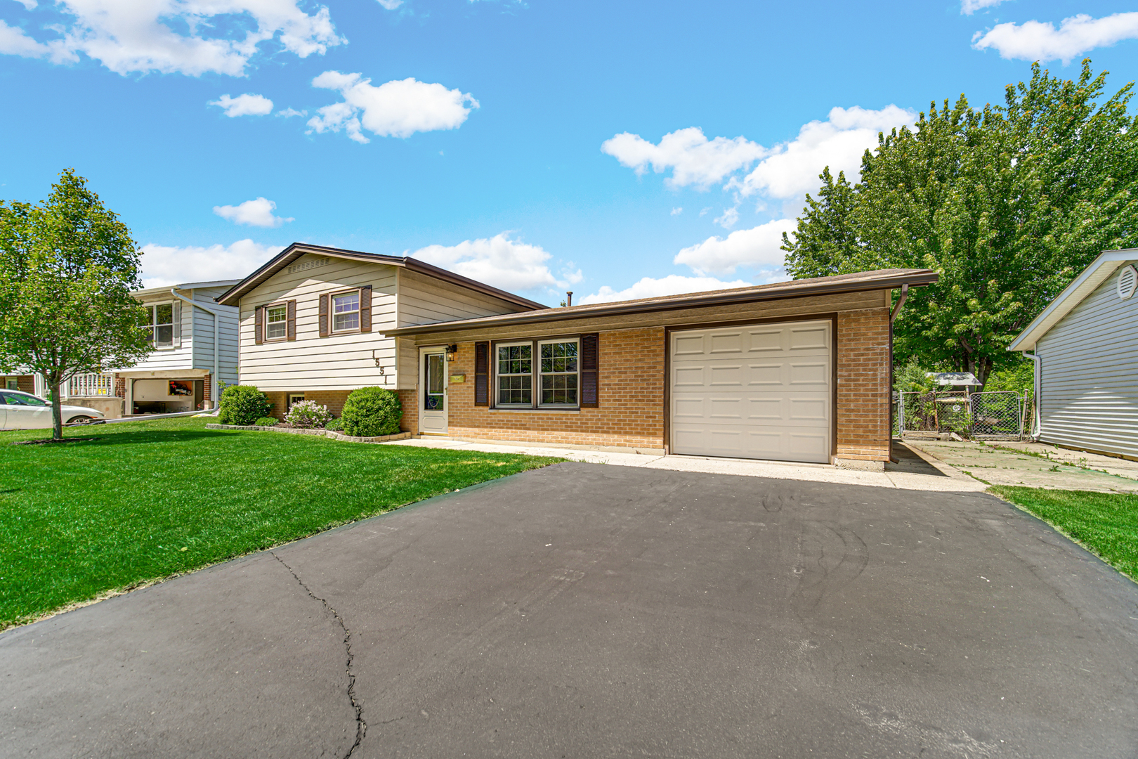 1551 Spruce Avenue, Hanover Park, IL 60133