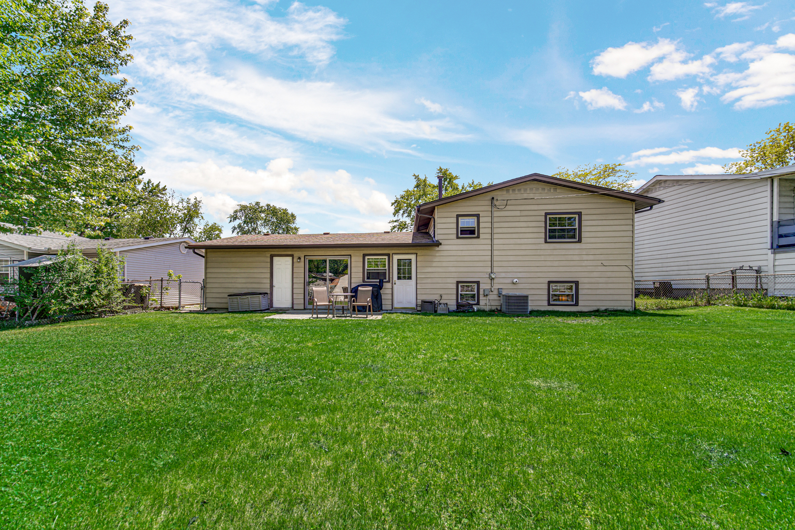 1551 Spruce Avenue, Hanover Park, IL 60133