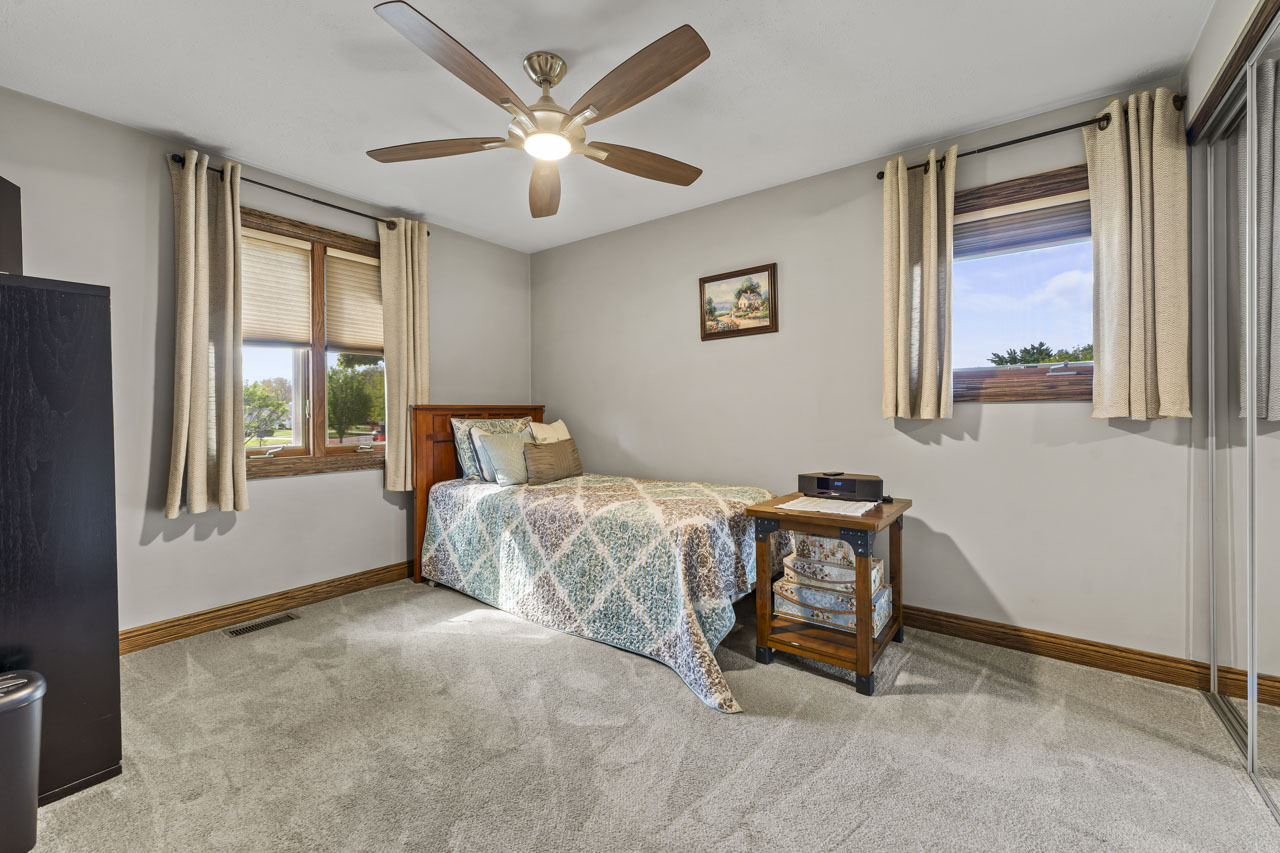 1214 Milton Lane, Schaumburg, IL 60193