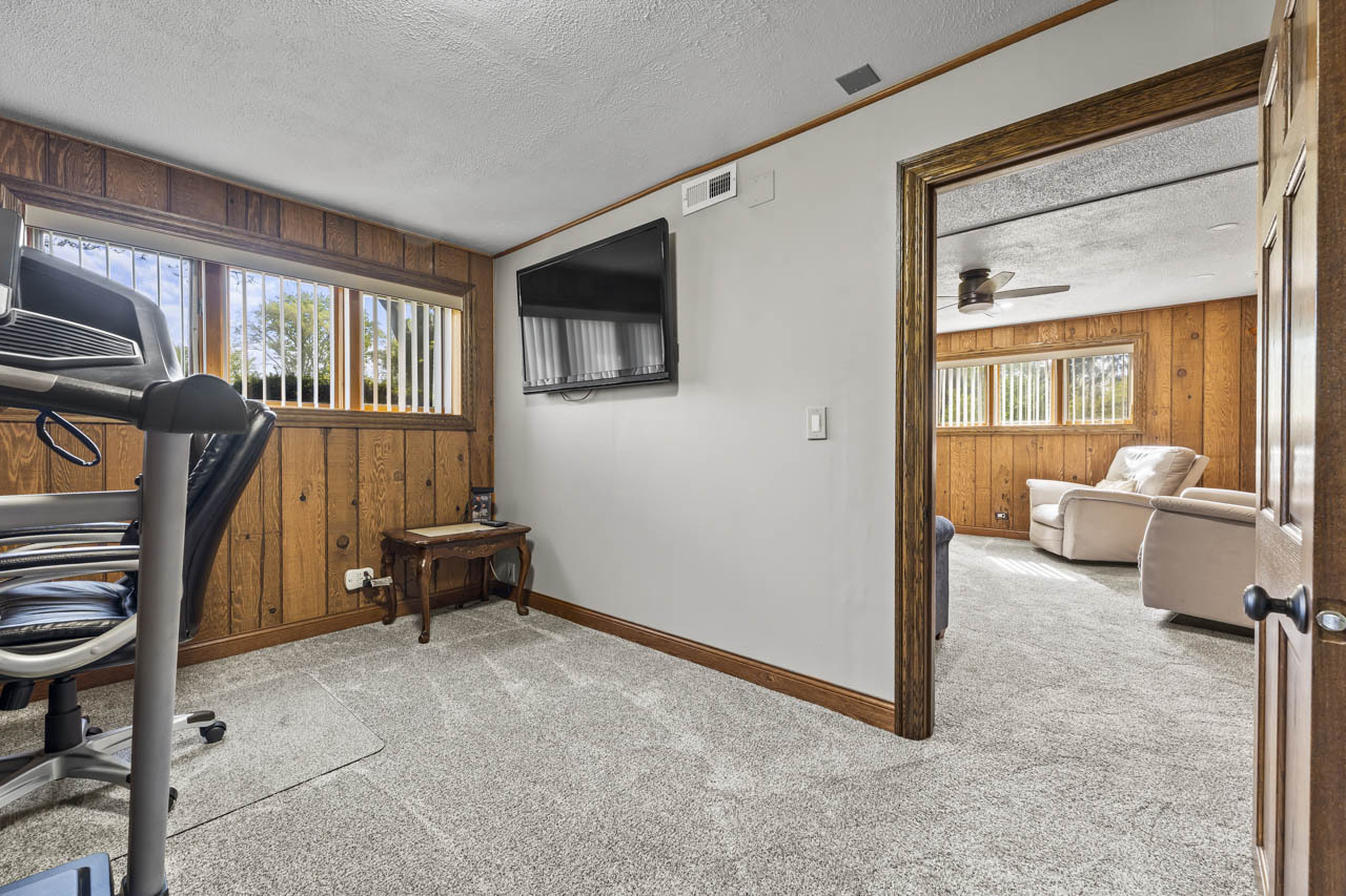 1214 Milton Lane, Schaumburg, IL 60193