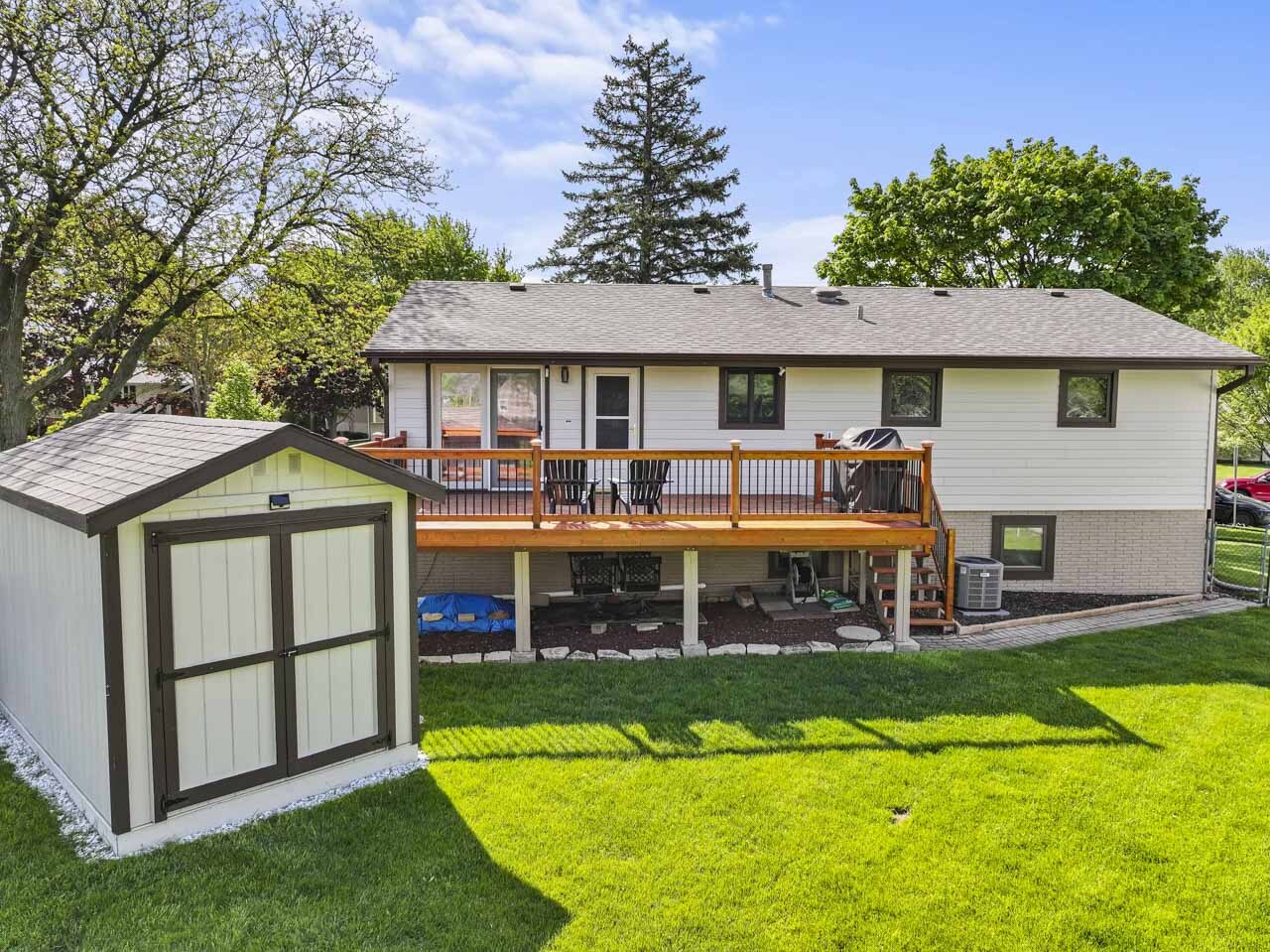 1214 Milton Lane, Schaumburg, IL 60193