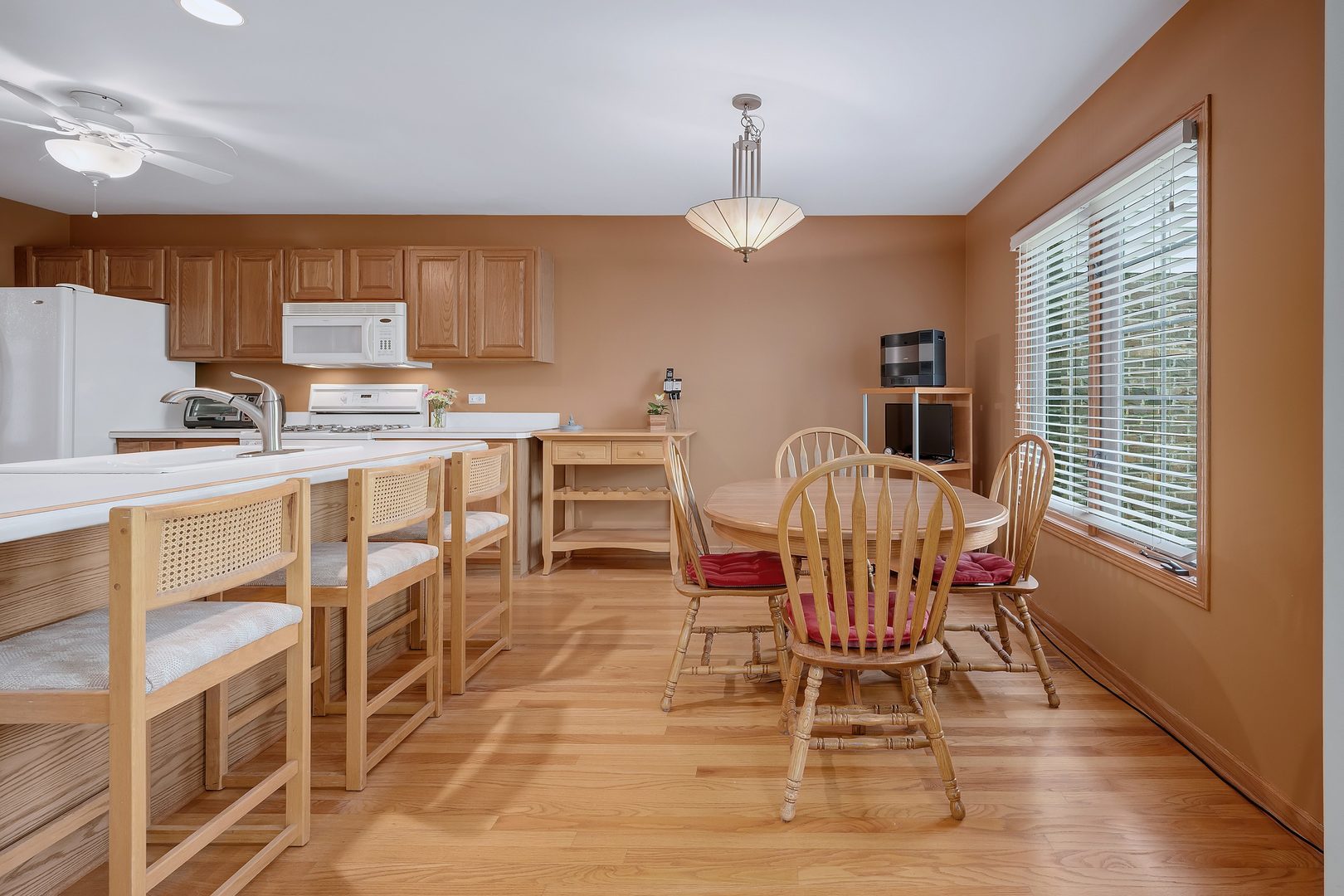 13839 Steepleview Lane, Lemont, IL 60439