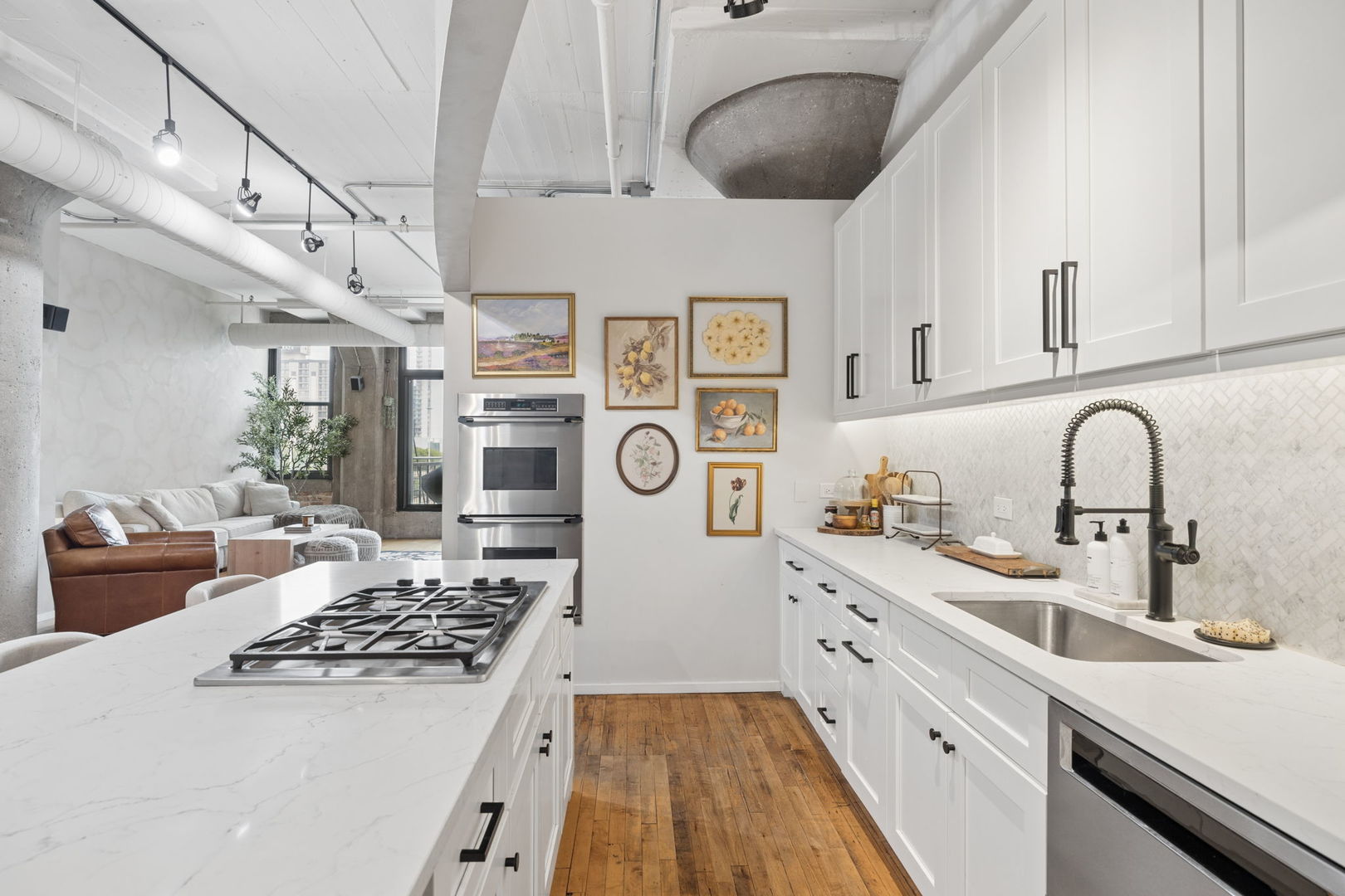 728 W Jackson Boulevard #302, Chicago, IL 60661